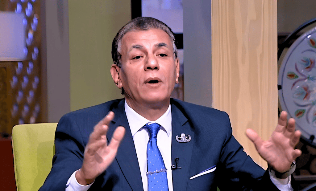 اللواء أيمن سيد الأهل الخبير الامني ومستشار الأمن والسلامة باحد اللقاءات الاعلامية
