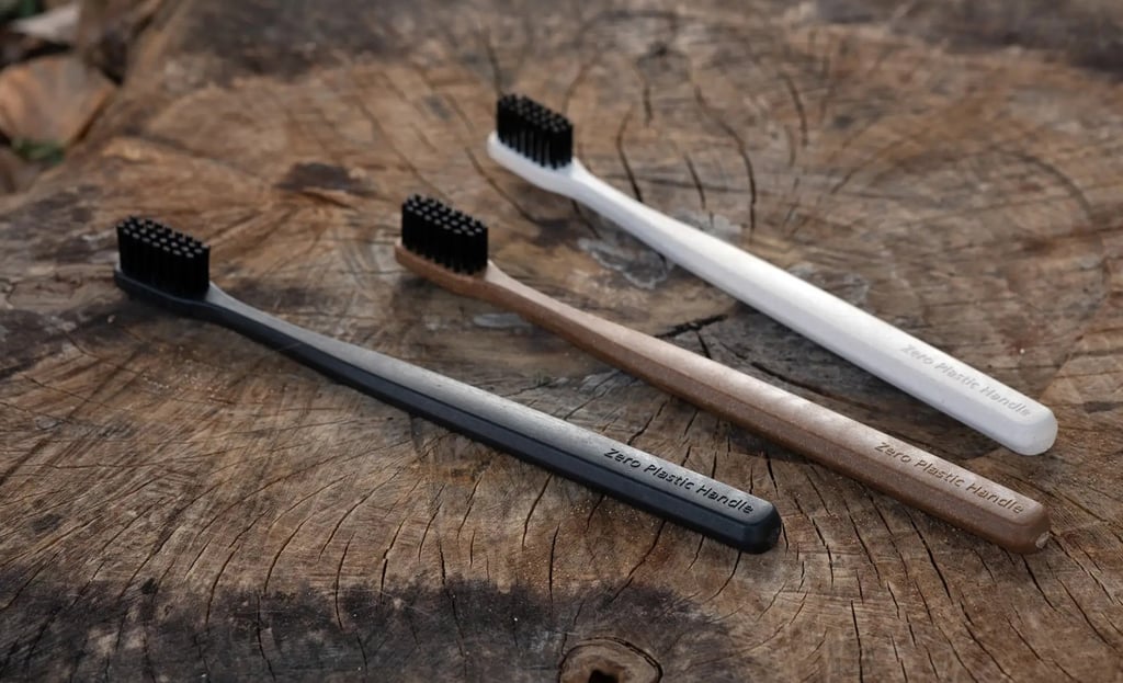 堺市の歯ブラシメーカー旭産業株式会社が開発した、間伐材由来素材を使用したプラスチック不使用の歯ブラシ「Zero Plastic Handle™｜堺市のニュースならサカイタイムズ