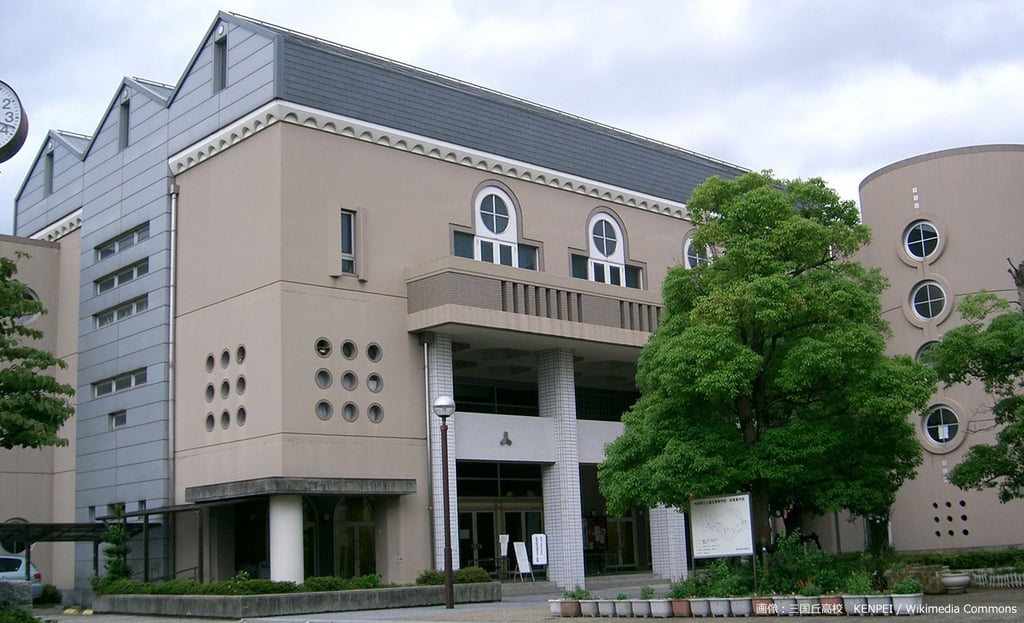 大阪府立三国丘高等学校の外観｜堺市のニュースならサカイタイムズ