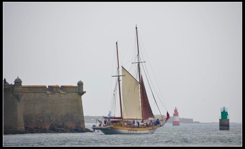 Bora Bora à la parade des vieux gréements pour l'édition Lorient Océans 2023