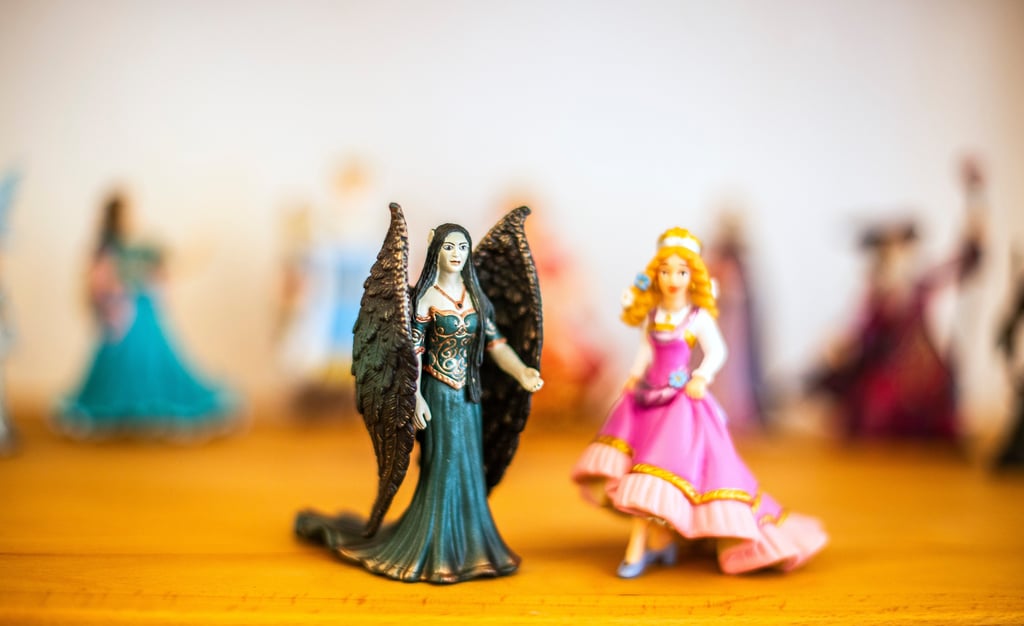 Spielfiguren - dunkle Fee und pinke Prinzessin