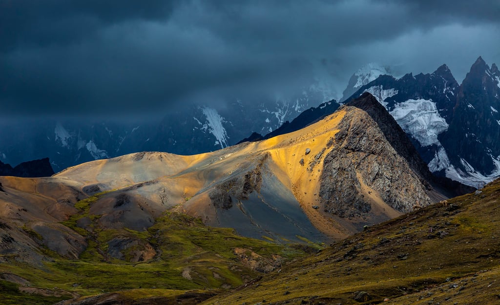 Ausangate Landscape & Stargazing Trek 6 Day Andean Photography Adventure
