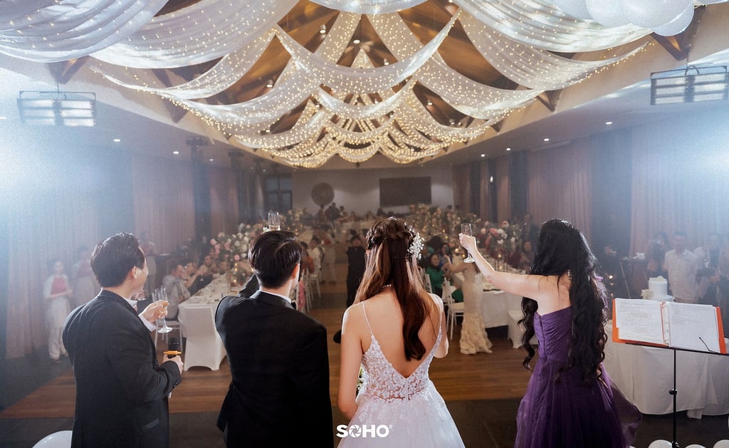 a bride and groom are taking pictures of their wedding day