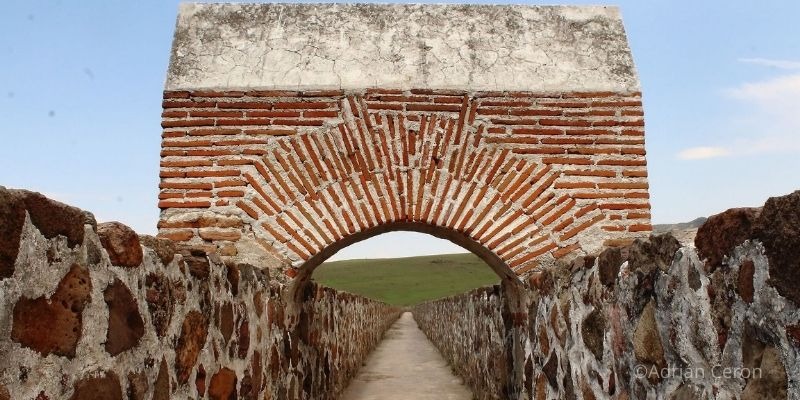 ¿Quién Construyó Arcos del Sitio?