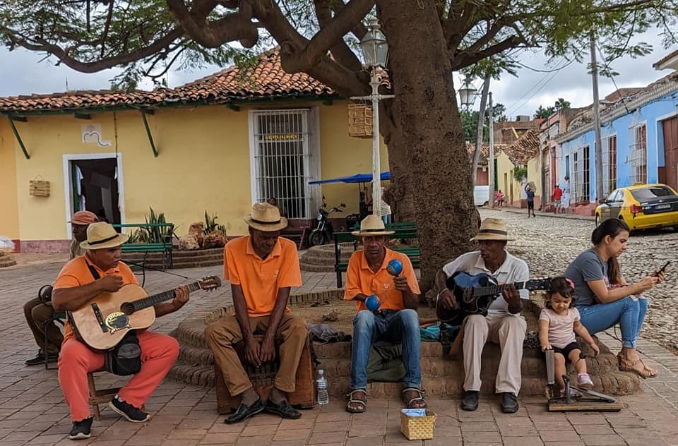 Band playing outside Museo Nacional de la Lucha Contra Bandidos