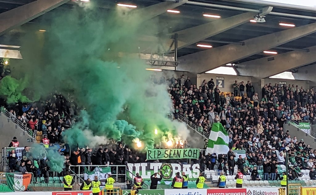 Fans im Tallaght Stadium – Stimmung beim Heimspiel der Shamrock Rovers in Dublin erleben