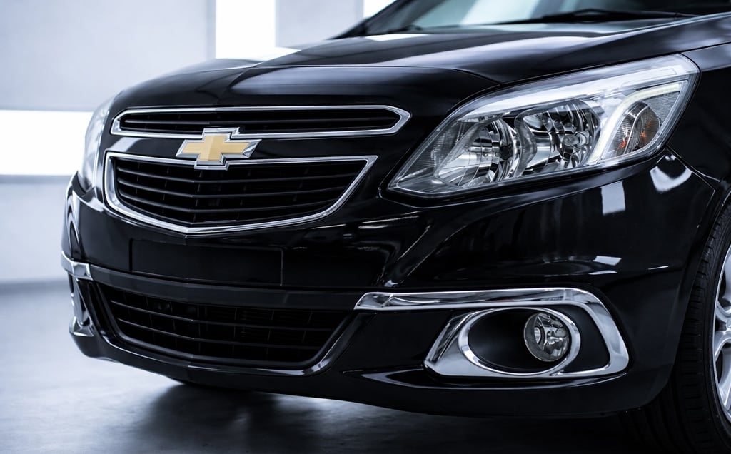 Chevrolet Agile 2014 frontal detalhe da grade e farol com foco em design e acabamento do modelo usad