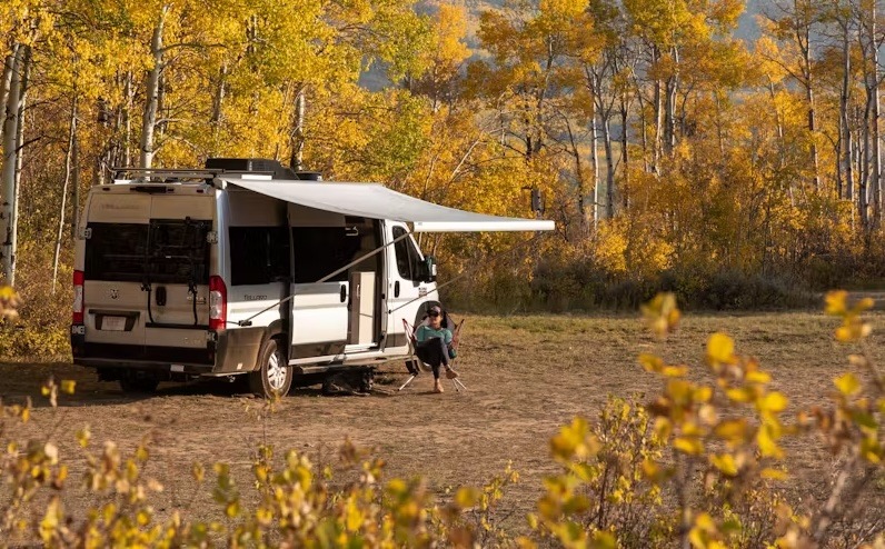 class b motorhome in the fall