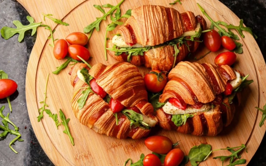 Croissant Halloumi + Thym de La Citronnelle