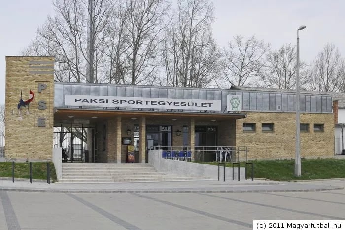 Fehérvári úti Stadion in Paks, Heimstadion des Paksi FC in der ungarischen NB I