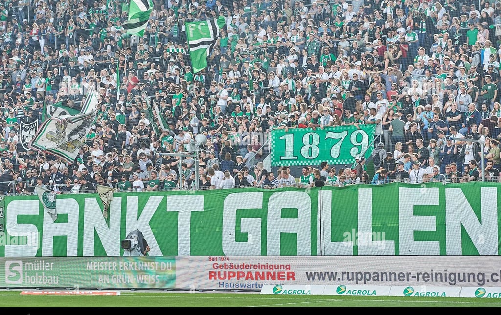 Das Stadion kybunpark in St. Gallen während eines Fußballspiels.