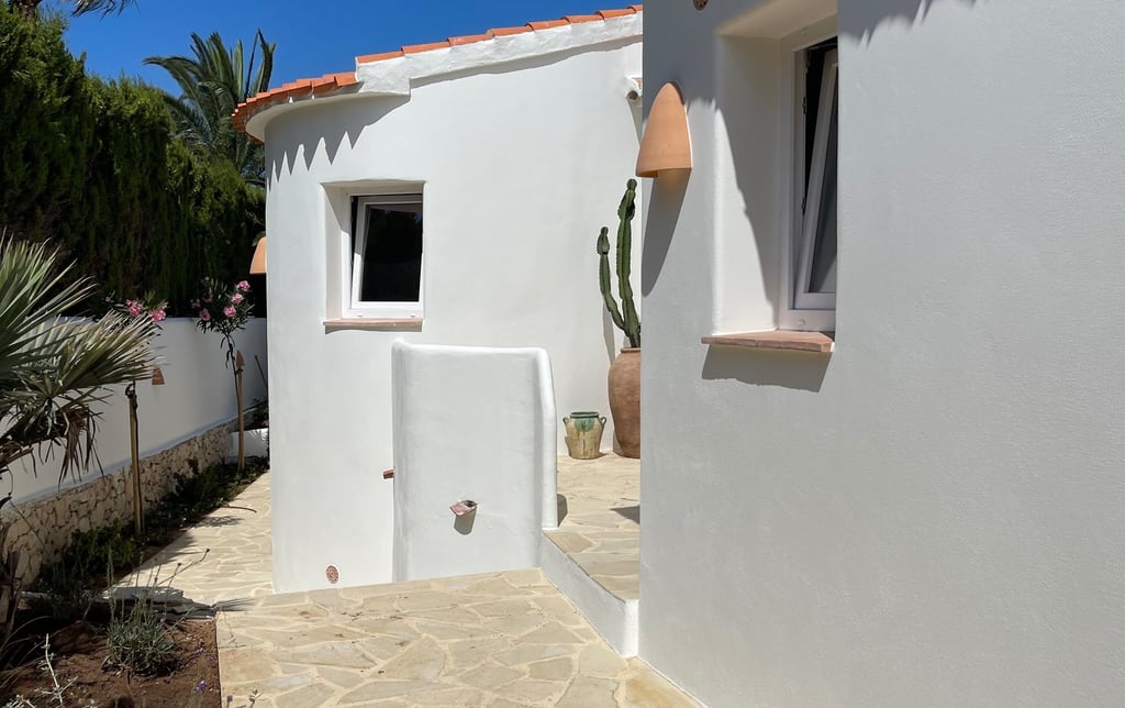 Rehabilitación de fachada con pintura de alta calidad en Javea y alrededores