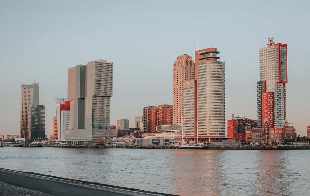 City skyline of Rotterdam photographed by Urte Foto, the photographer in Netherlands.
