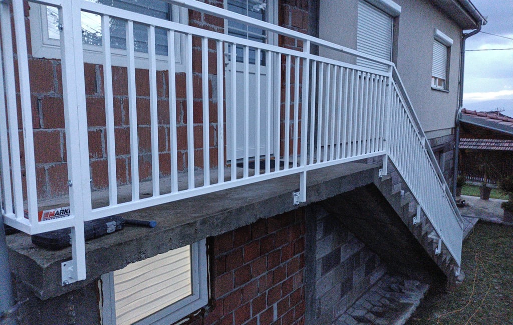 Spoljašnji gelender Kragujevac – metalni gelender po meri