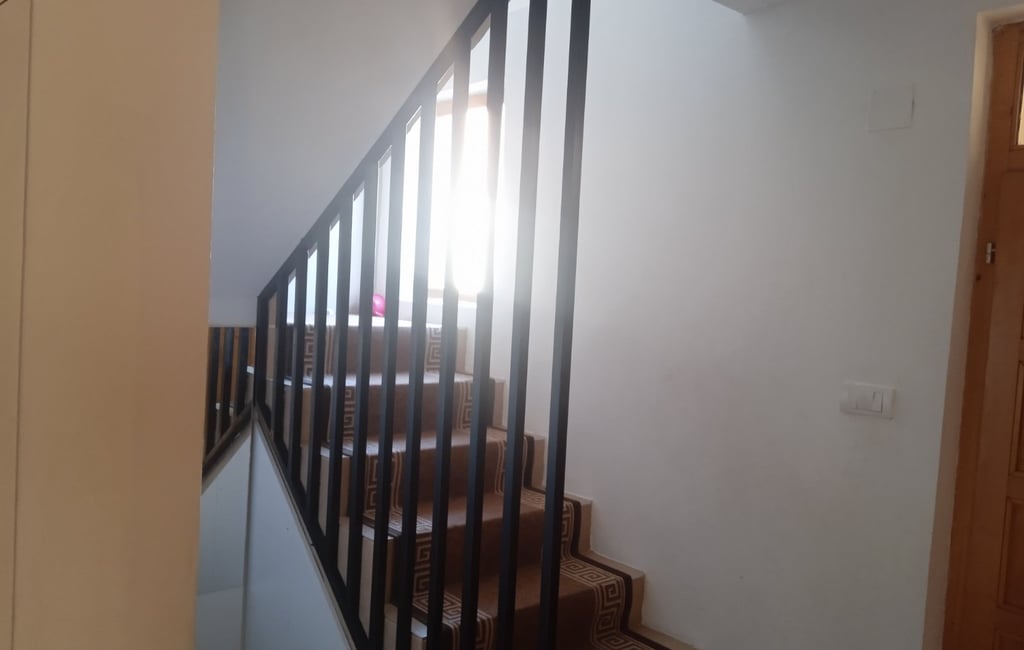 Metalni Gelenderi i Ograde za Terase | Izrada po meri Naši gelenderi i terasne ograde izrađuju se po meri