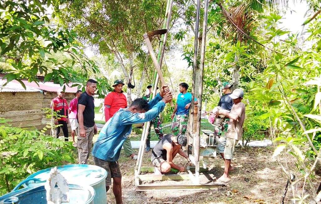 Bor Sumber Air Bersih di Desa Durjela