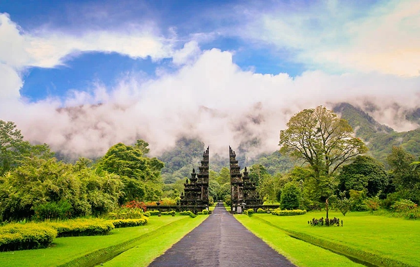 Handara Gate Bali – The Iconic Gateway to Paradise
