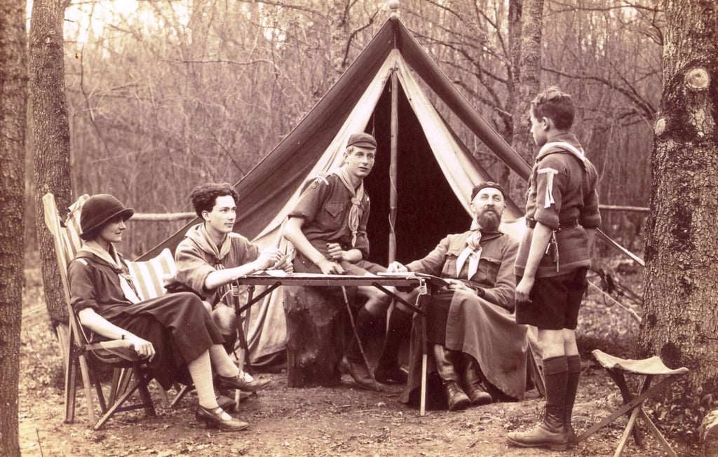 l'héritage du père sevin manifesté par sa présence dans un camp en pleine nature 
