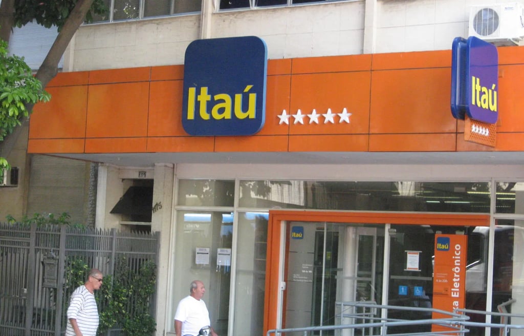 Banco_Itaú_agência_Leblon