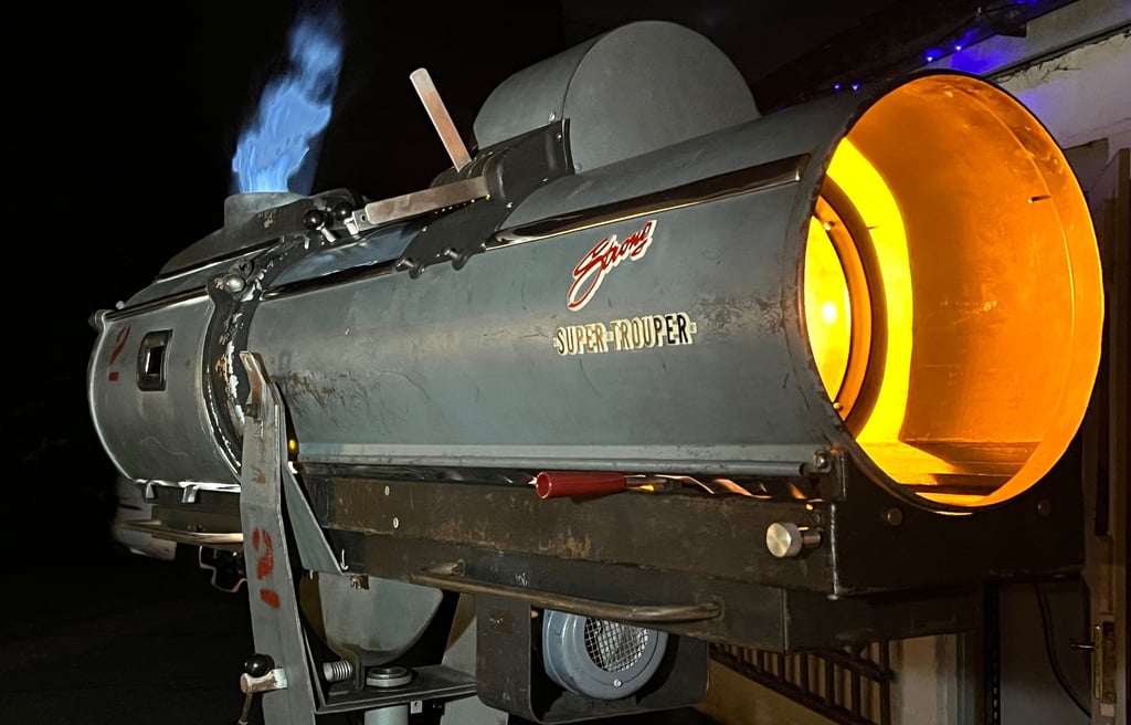 Figure 1, 1974 Strong Super Trouper carbon arc followspot, front view. HSLC collection.