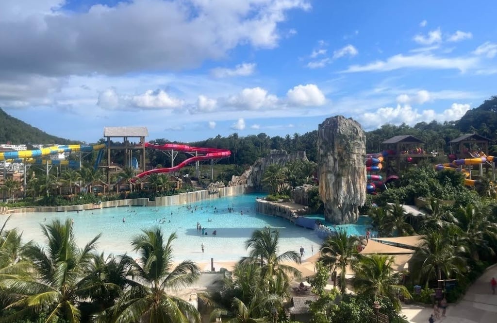 Phuket Andamanda Water Park Teenagers