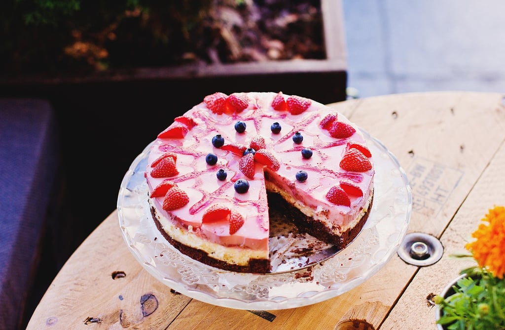 Torta - de - Morango - com - Passas - e - Chantilly - Cremoso - Especial