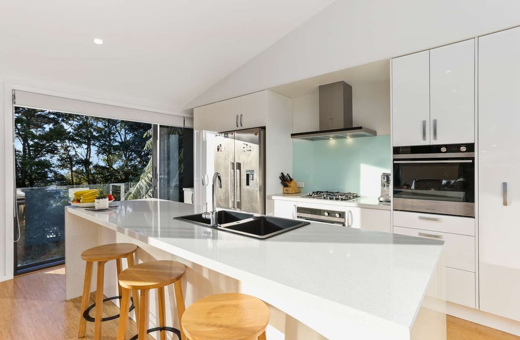 Open plan kitchen island - Highend Homes - Auckland builder