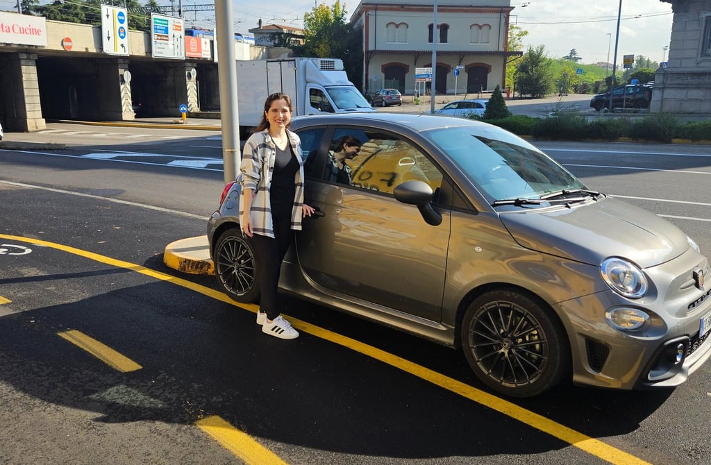 Foto do nosso carro alugado em Verona, na Itália