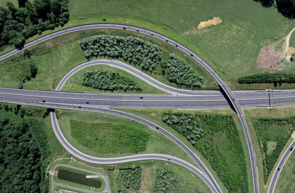 Echangeur d'autoroute (la Chattoire 08) A304 permettant de relier Charleville-Mèzière à la frontière