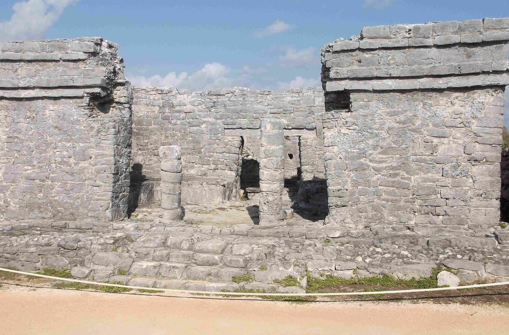 mexico tulum archeological ruins site park