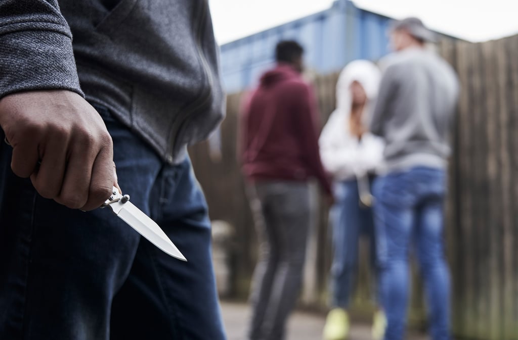 Attaque couteau,agression,survivalisme,bombe lacrymogène