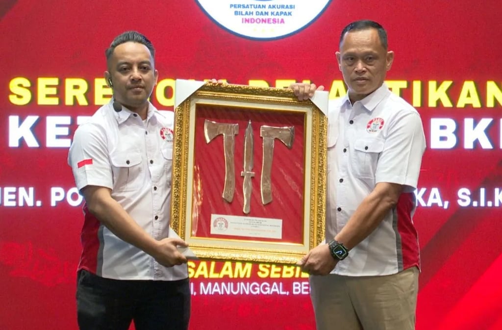 Ketum PP PABKI Victor Alexander Lateka (kanan) saat kegiatan pelantikan di Jakarta. (PP PABKI 2026)