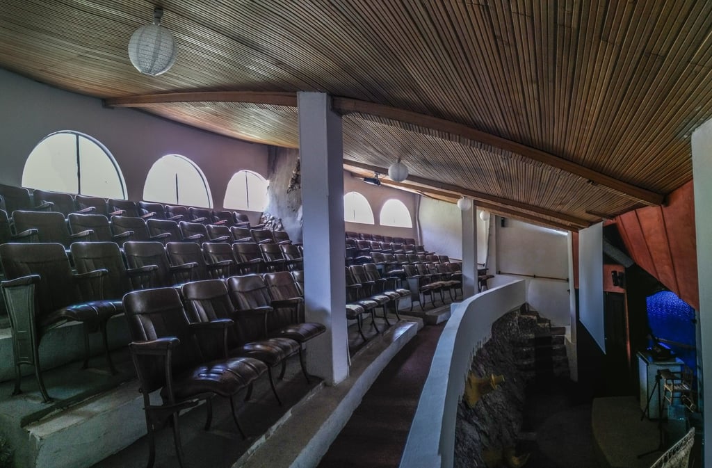 Lago de Tota, Laguna de Tota, Refugio Génesis, auditorio, cinema, películas, capacitación