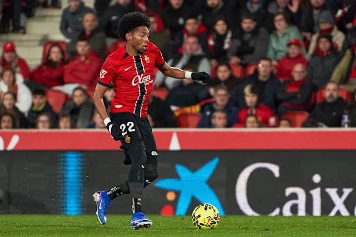 Johan Mojica lateral esquerdo colombiano 