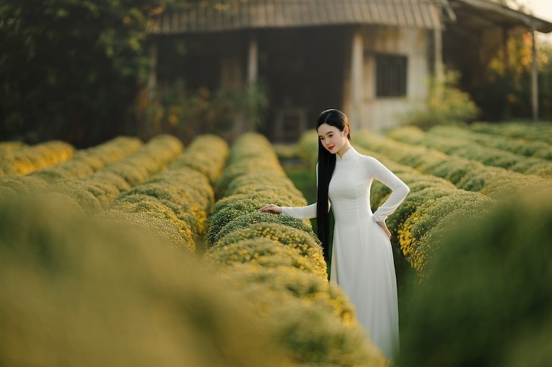 Bí quyết phối trang phục và trang điểm để có bộ ảnh hoa hoàn hảo