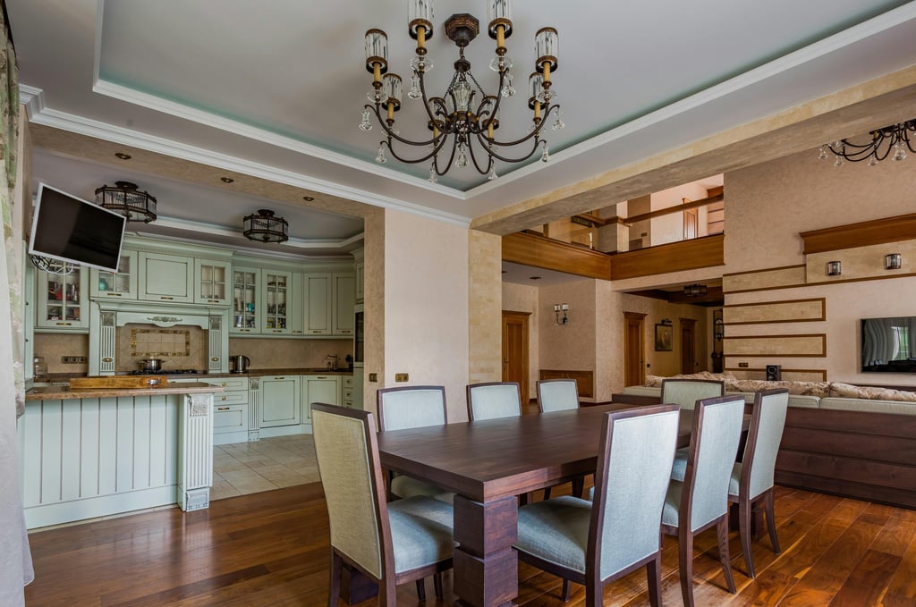 MazarakisArt: Κλασική Κουζίνα με Τραπέζι & Σετ Καρεκλών