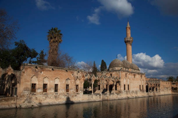 Şanlıurfa Gezilecek Yerler 2026 | Balıklıgöl, Göbeklitepe, Harran, Halfeti (Rota + İpuçları)