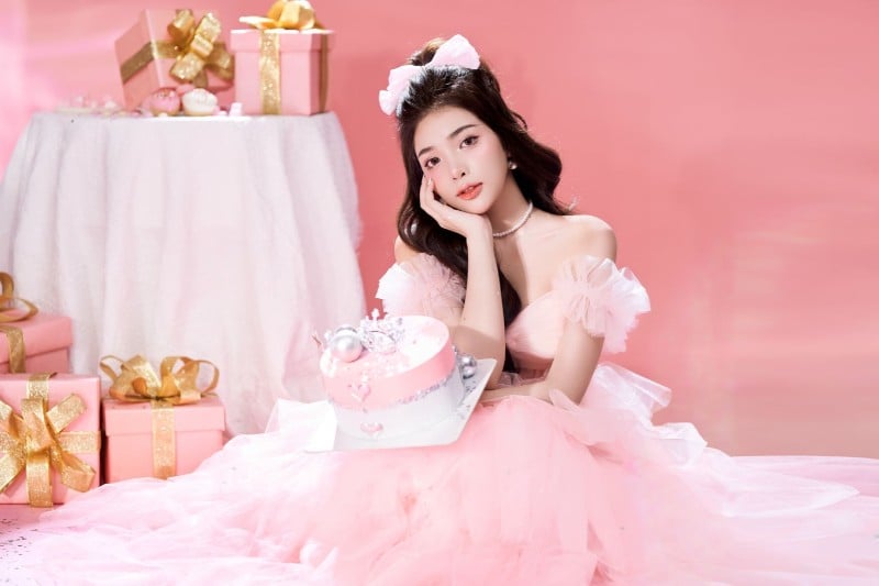 Concept chụp ảnh sinh nhật nàng thơ phong cách trong trẻo và ngọt ngào