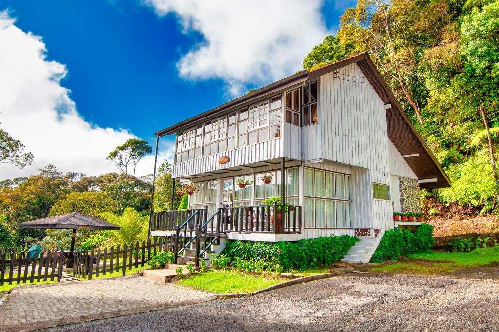 One of luxury lodges in Sutera Sanctuary Lodges
