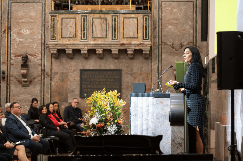 Award ceremony on Positive Leadership by Aurelie Litynski