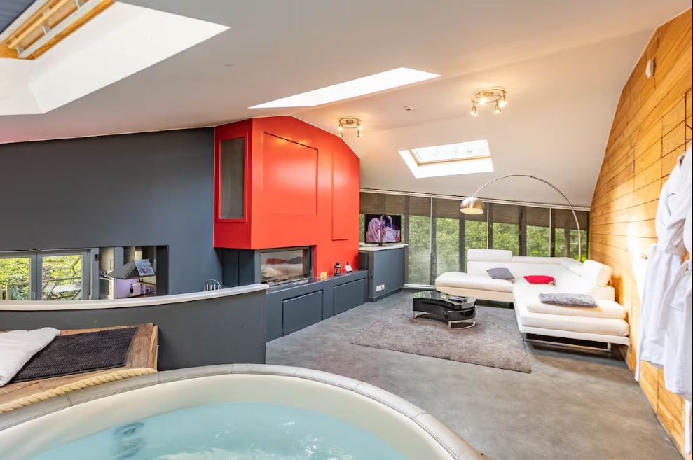 jacuzzi-privatif-sejour-en-couple