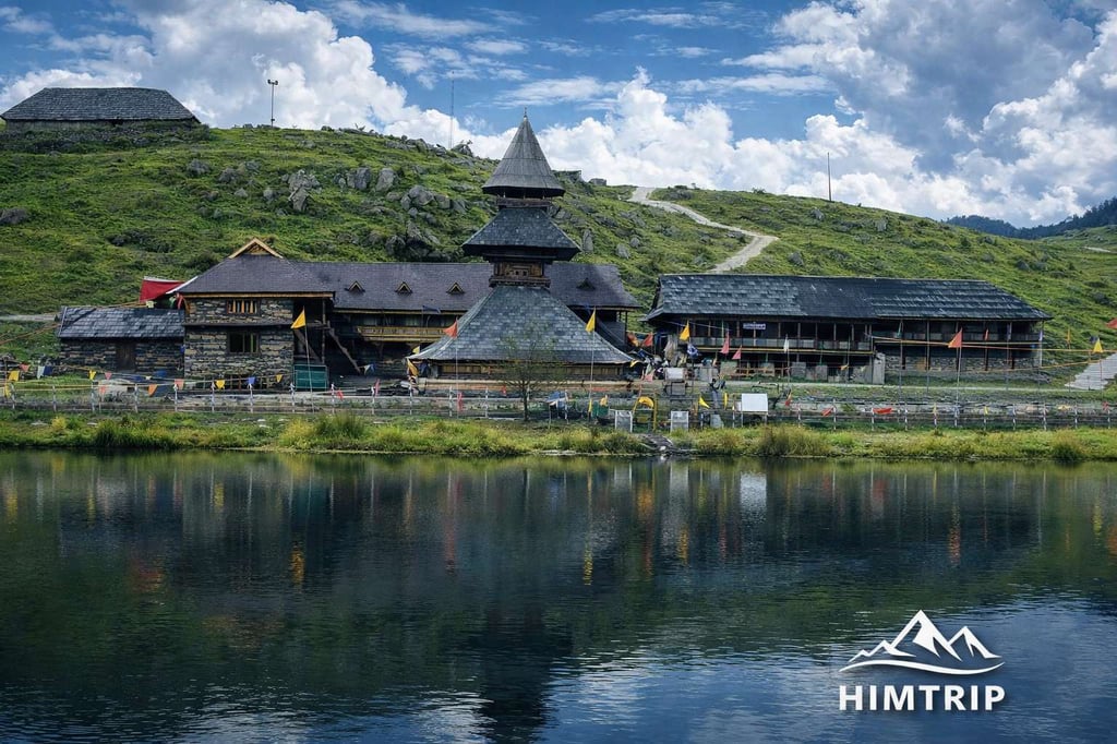 Prashar Lake Temple Guide | Himtrip