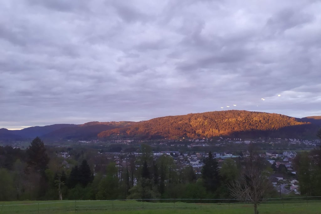 Vue sur la vallée de Remiremont au lever du soleil