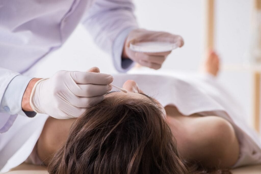 serviço de tanatopraxia antes de cerimónia fúnebre realizado por funerária em sintra alem funebre