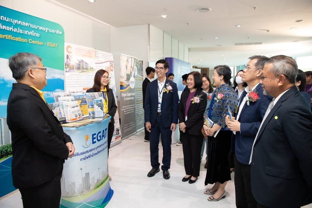 comprehensive certification program for solar and wind energy professionals in Thailand