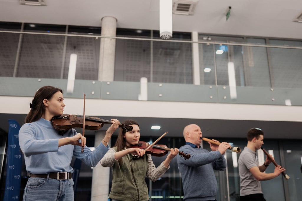 liaudies instrumentu kapelos muzikantai is ansamblio vingis