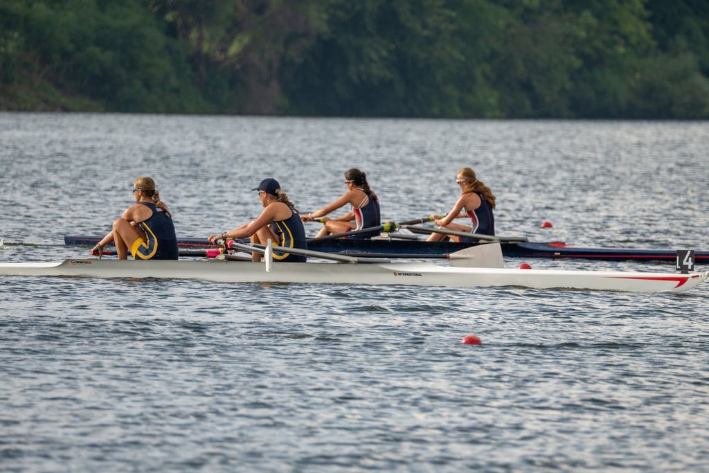 Anna and Maija passing the Ready Set Row pair in their heat race