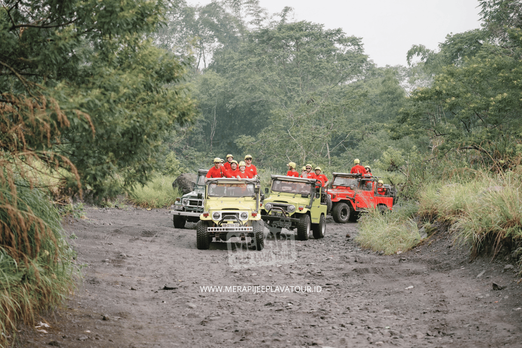 Armada Jeep MJLC (Merapi Jeep Land Cruiser)