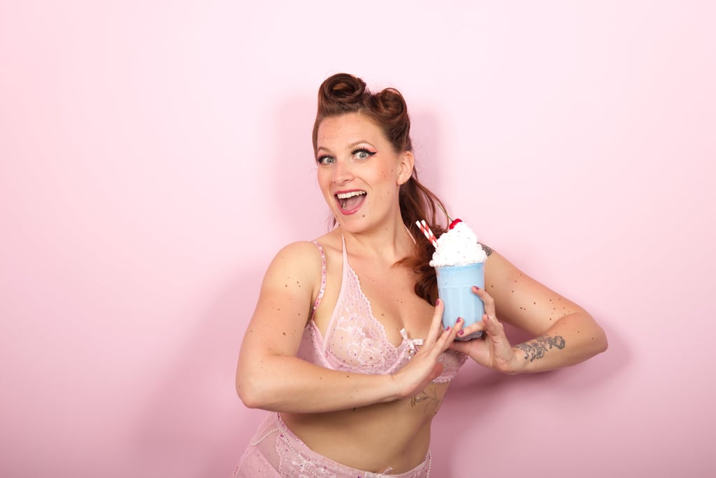 Pin up années 50 milkshake et lingerie.