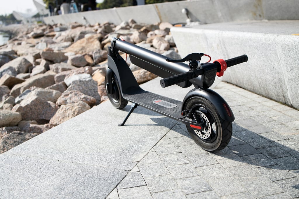 a scooter scooter with a scooter attached to it
